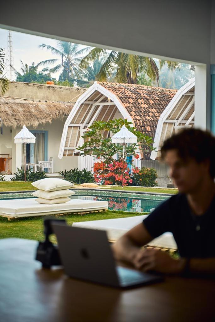 Dream Cowork Hotel Kuta  Exterior foto